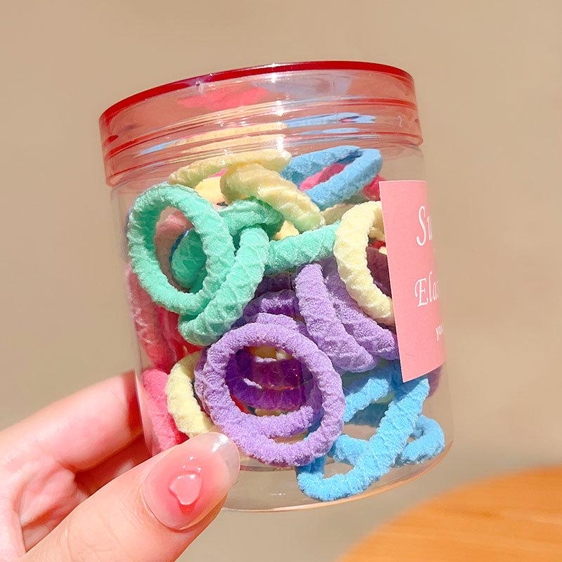 Wysoki Kucyk Gumka - Modny Dodatek do Włosów 2023