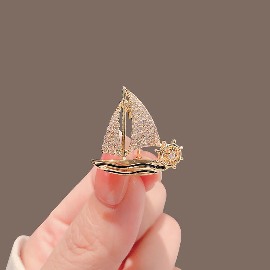 Elegant Unisex Sailboat Brooch: Luxury Anti-Lose Pin with Smooth Sailing Design for a Refined Look