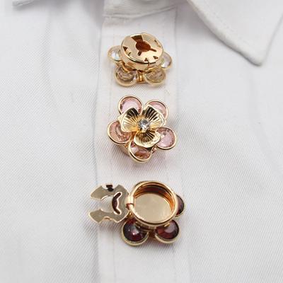 2026 neues 23MM High-End-Temperament-Stil Gold Retro Blume Strass Französische Hemdmanschettenknöpfe Set Einfache Hochzeitskleid Dekoration