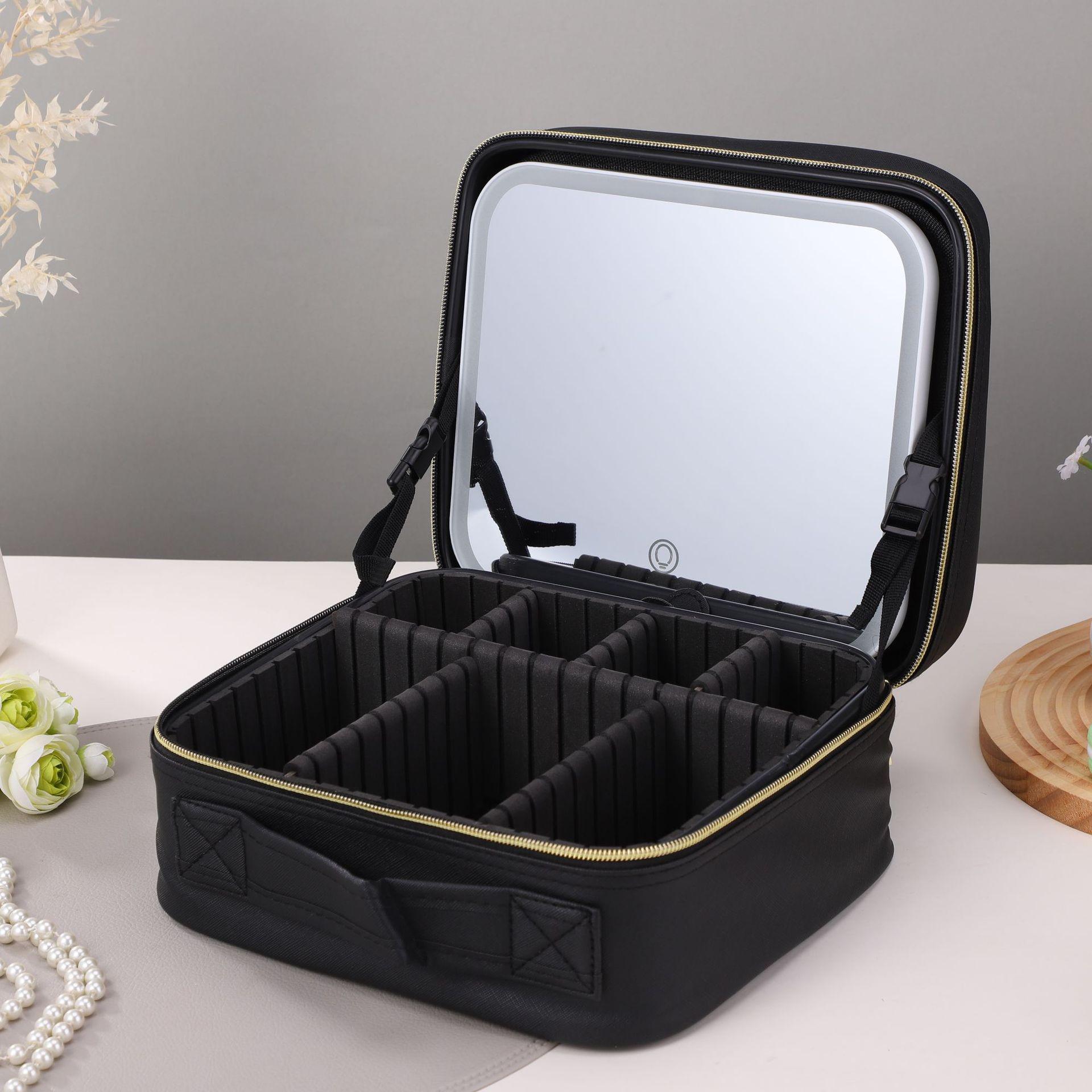 

Large Capacity Travel LED Makeup Mirror & Cosmetic Bag чорний