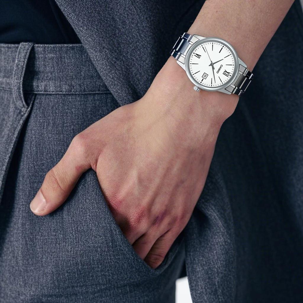 Casio Dress Series Simple Retro Small Round Watch Business Casual Fashion Stainless Steel Watch Quartz Movement Stainless Steel Strap MTP-V002D-7B3