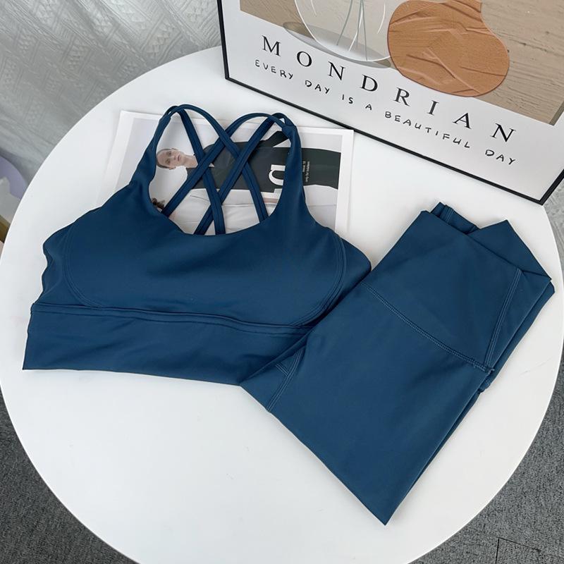 

Европейская и американская мода Кросс-спортивный бюстгальтер и комплект для йоги с высокой талией для женщин Extra Large