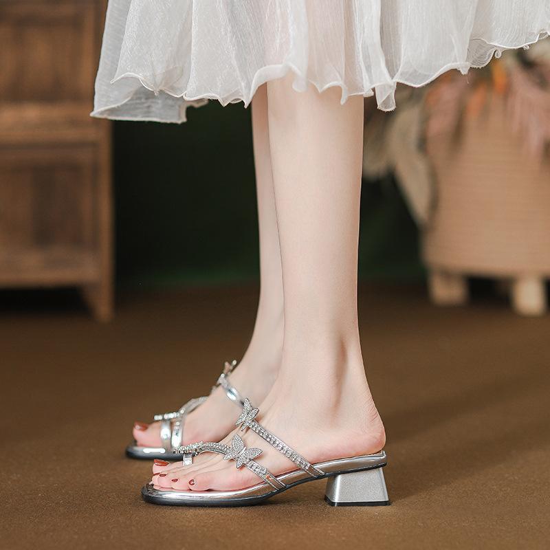 2025 Neu Quadratischer Kopf Kreuz Silber Strass mit Hohem Dickem Absatz Coole Pantoffeln Kinder Premium Sommer