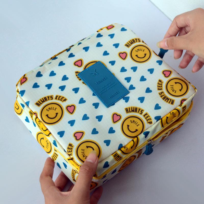 Hot-Selling Floral Square Cosmetic Bag: Large Capacity, Waterproof Toiletry Bag for Travel