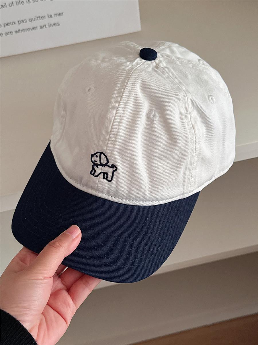 Цветная бейсболка с вышивкой собаки и широкими полями для повседневного летнего ношения белый