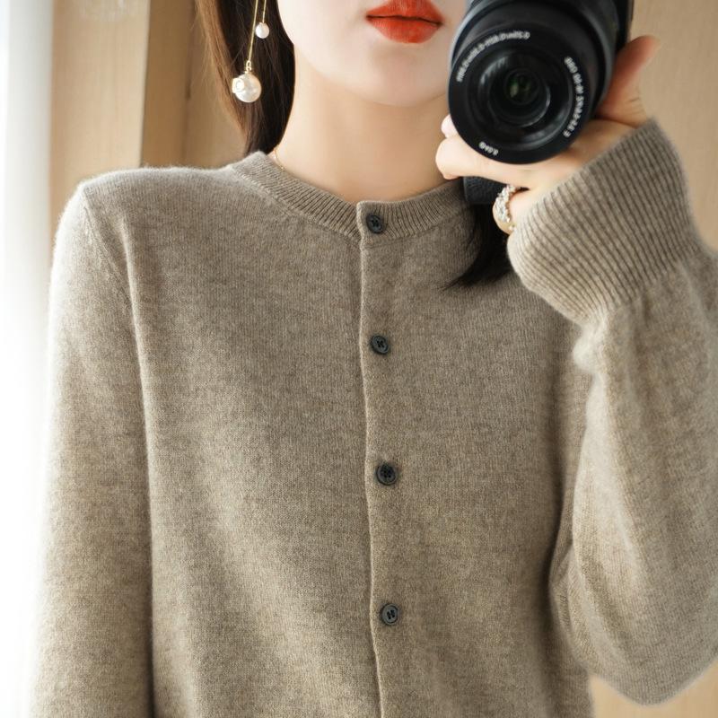 Damen Cardigan mit langen Ärmeln Rundhalsausschnitt Eleganter Strick Cardigan Pullover Einfarbige Einreiher Frühling Herbst Oberbekleidung