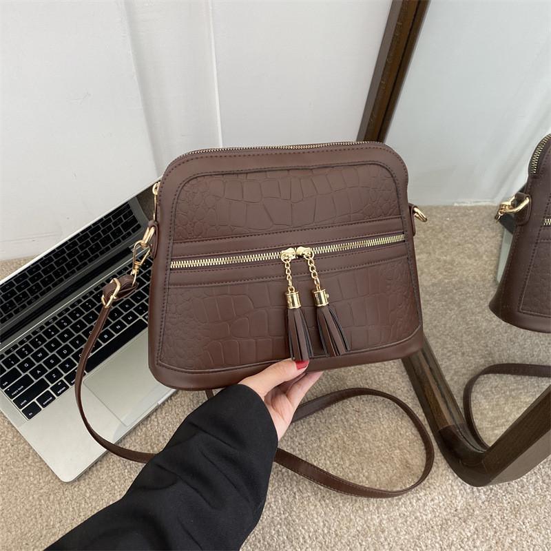 Stylish Glossy Crocodile Pattern Handbag For Women With Trendy Shoulder And Crossbody Options