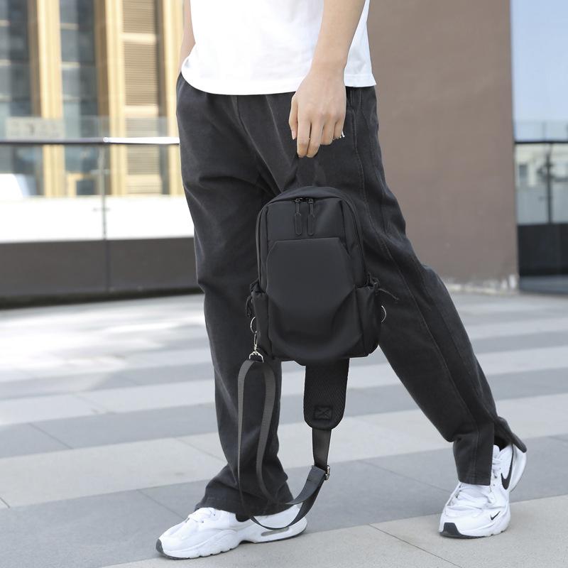 Men's Sports Chest Bag Waterproof Wear-resistant Multi-compartment Shoulder Crossbody Bag Outdoor Sports Travel Messenger Bag