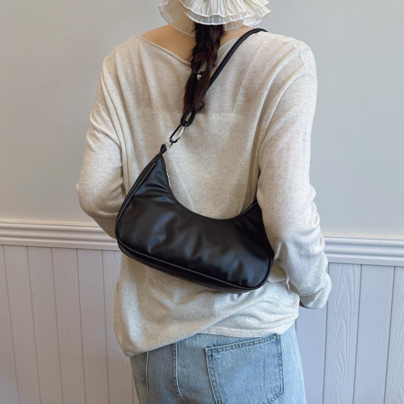 Bag Women's New Trend Fashion High Sense Niche Design High Value Versatile Chain Underarm Shoulder Bag