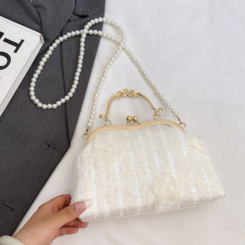 Neue Retro-Stil 3D Blumengesteppte Handtasche Metallverschluss Perlen-Tote Bag Elegante Abendtasche Kette Schulter Crossbody Clutch Tasche