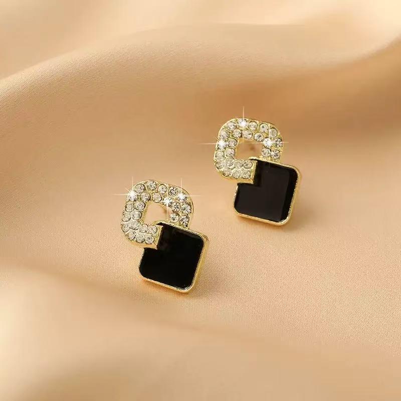 Высококачественные черные квадратные серьги-гвоздики с корейским цирконом для женщин чёрный