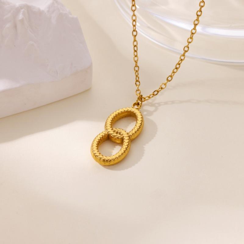 New Crushed Ice Ice Interlocking Character Stainless Steel Non-allergic Necklace Women's Niche Double Ring Pendant Collarbone Chain