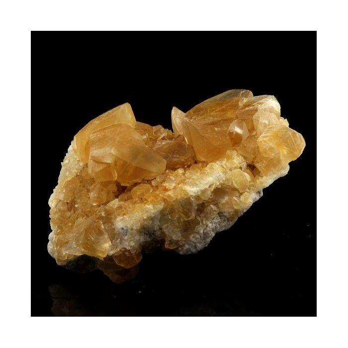 Pierres et Minéraux. Calcite. 614.0 ct. La Sambre Quarry, Landelies, Belgique.