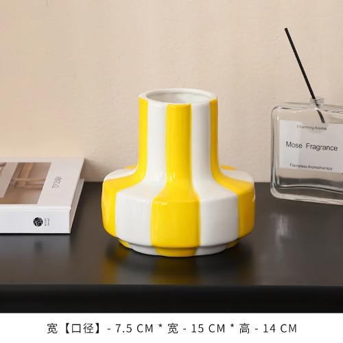 European Ceramic Vertical Striped Vase Water-based Flower Arrangement Container Striped Floral Vase for Room and Dining Table