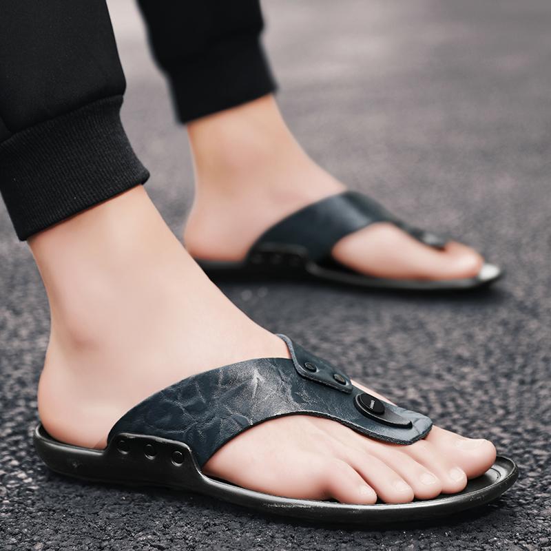 New summer men's slippers Comfortable classic design style  Leisure outdoor beach walking Daily adult casual shoes quality