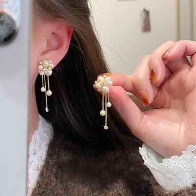 Zirconia Tassel Silver Needle Pearl Earrings: Elegant, Versatile Studs for Autumn & Winter Fashion.