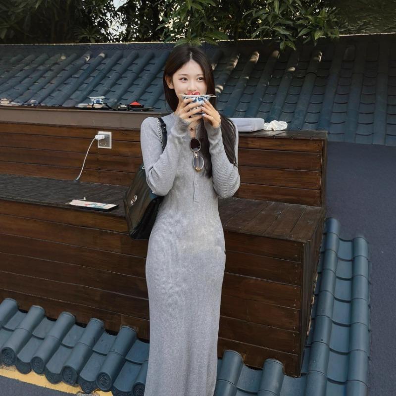 [] Long-sleeved knitted dress women's autumn new waist and thin inner long dress slim-fitting long skirt