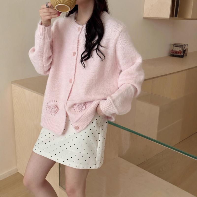 Autumn and winter new three-dimensional flower soft waxy loose knitted cardigan gentle wind sweet sweater jacket women