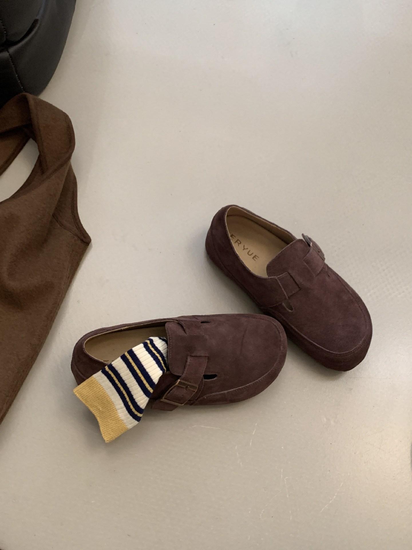 

Матовые замшевые Birkenstocks осень-зима 2025, версия с высотой подошвы 4 см, с полностью закрытой пряжкой, ленивые слипоны 35 кофейный
