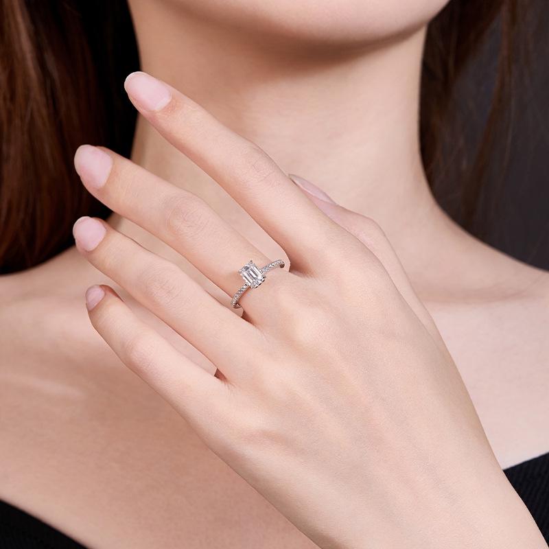 S925 Silver Classic 4CT Emerald Cut Moissanite Ring for Women