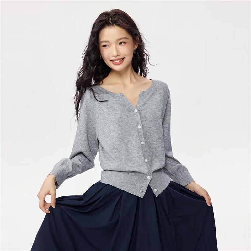 Giordano Women's 3/4 Sleeve V-Neck Loose Knit Cardigan