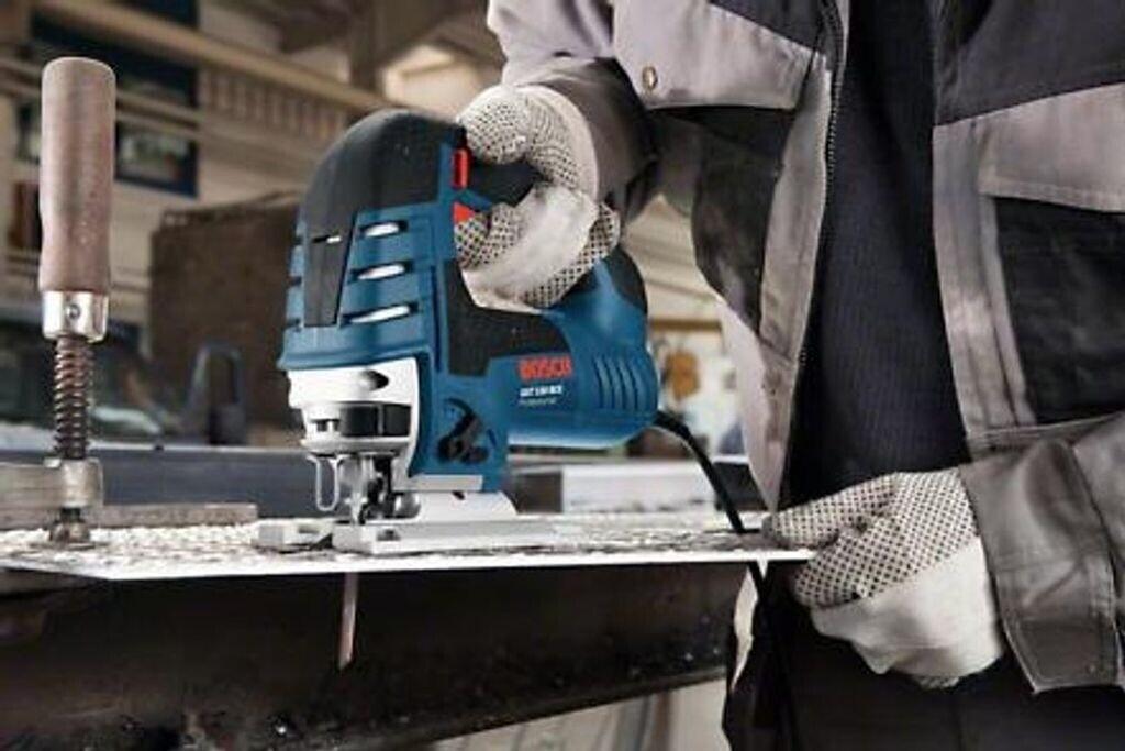 Маятниковый электролобзик Bosch GST 150 BCE im Handwerkerkoffer с пильным полотном 1 (0 601 513 000)