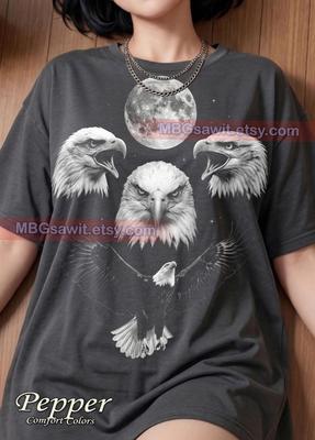 Bald Eagle Bird Of Prey Wildlife Patriotism Comfort Colors® Tshirt, Realistic Moon Screaming Eagle Vintage Graphic Bootleg Tee