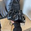2024 New Work Bag Women's Pleated Crossbody Bag Summer Design Shoulder Bag Bucket Bag