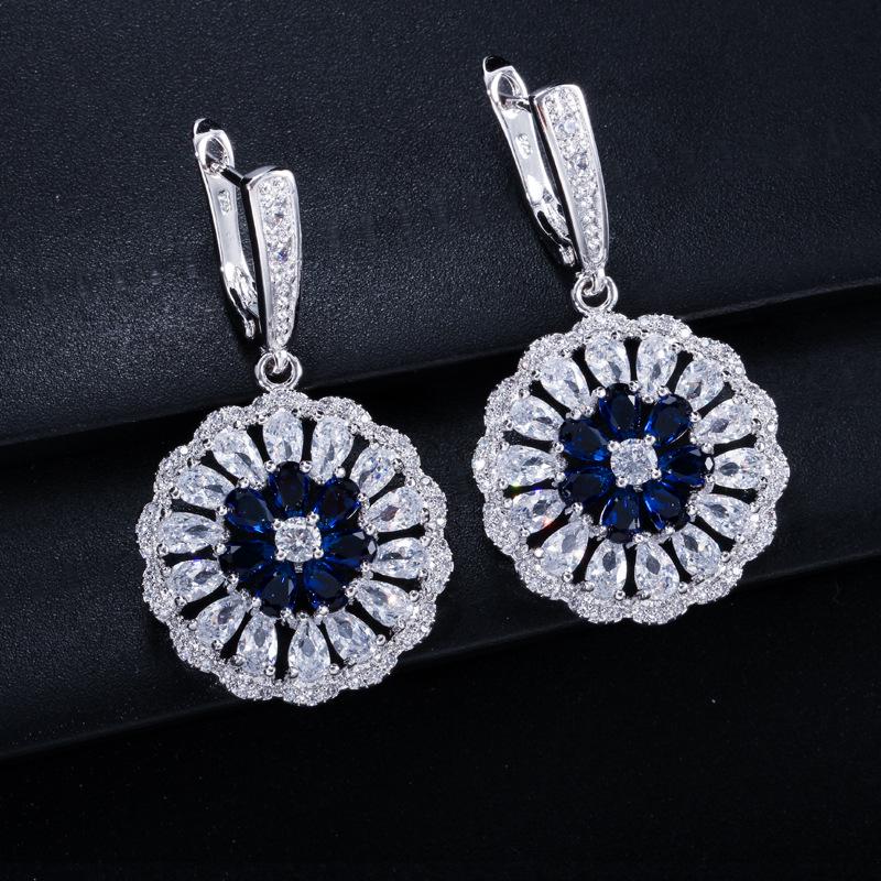 E0236 Creative Women'S Earrings, Small Fresh Zircon Flower Earrings Popular Jewelry