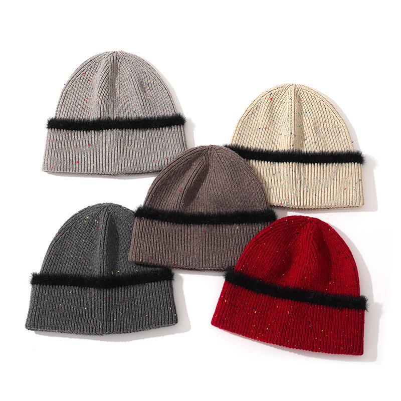 Rote Wollmütze: Unisex Wintermode, Warm & Vielseitig