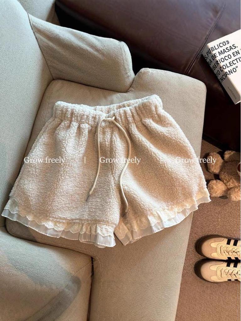 Women's Lambswool Lace Bootcut High-Waisted Shorts - Autumn/Winter 2025 Collection, Trendy Wide-Leg Design.