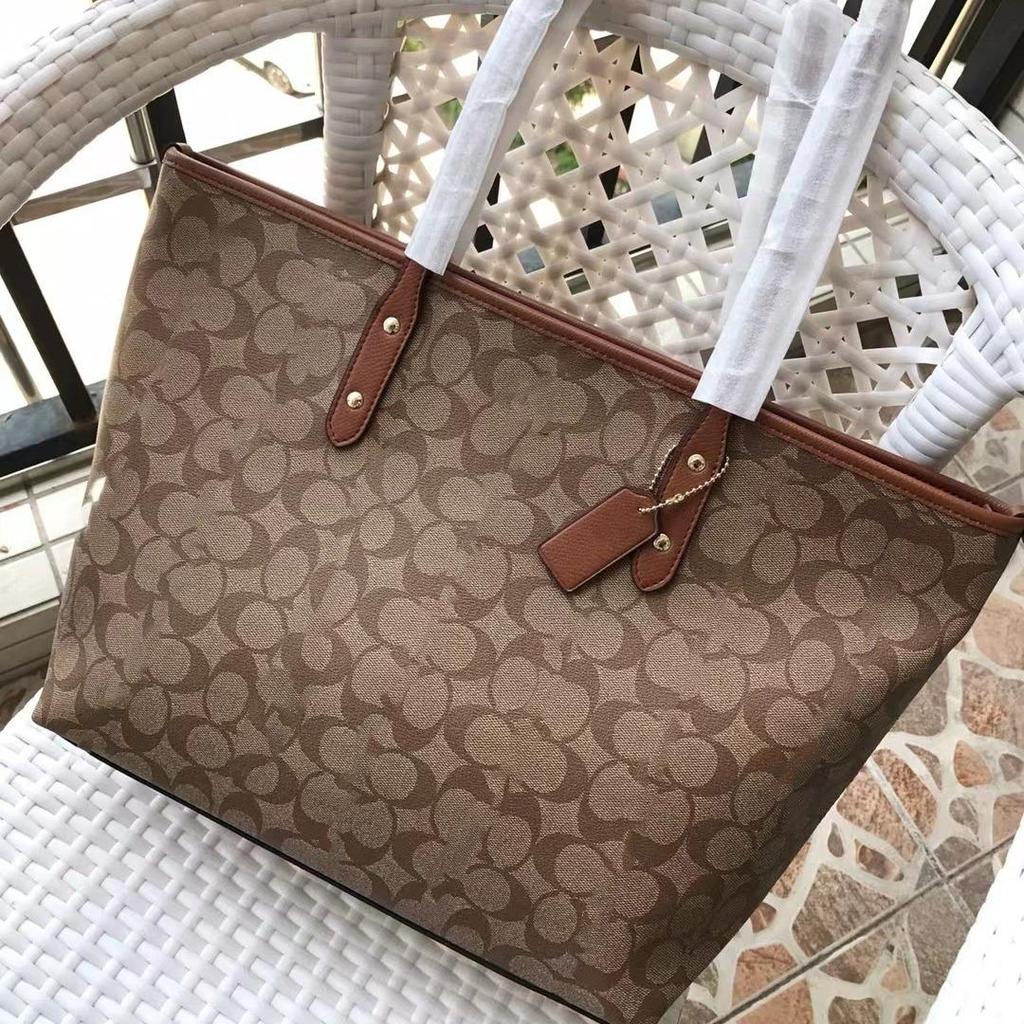 Classic Minimalist Dumpling Shoulder Tote with Metal Zipper