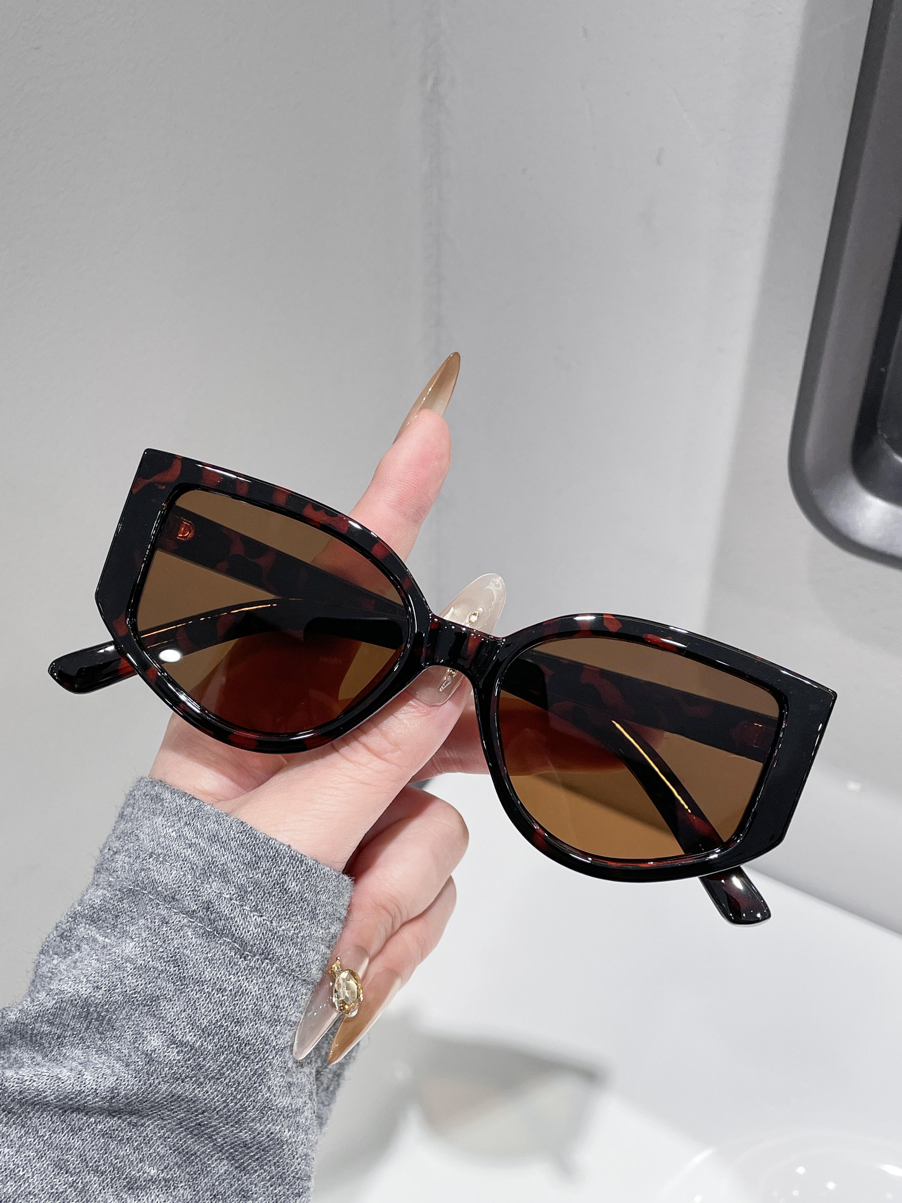 Unisex Minimalist Retro Style Fashion Glasses for Daily Wear Driving And Street Photography Asymmetrical Shape