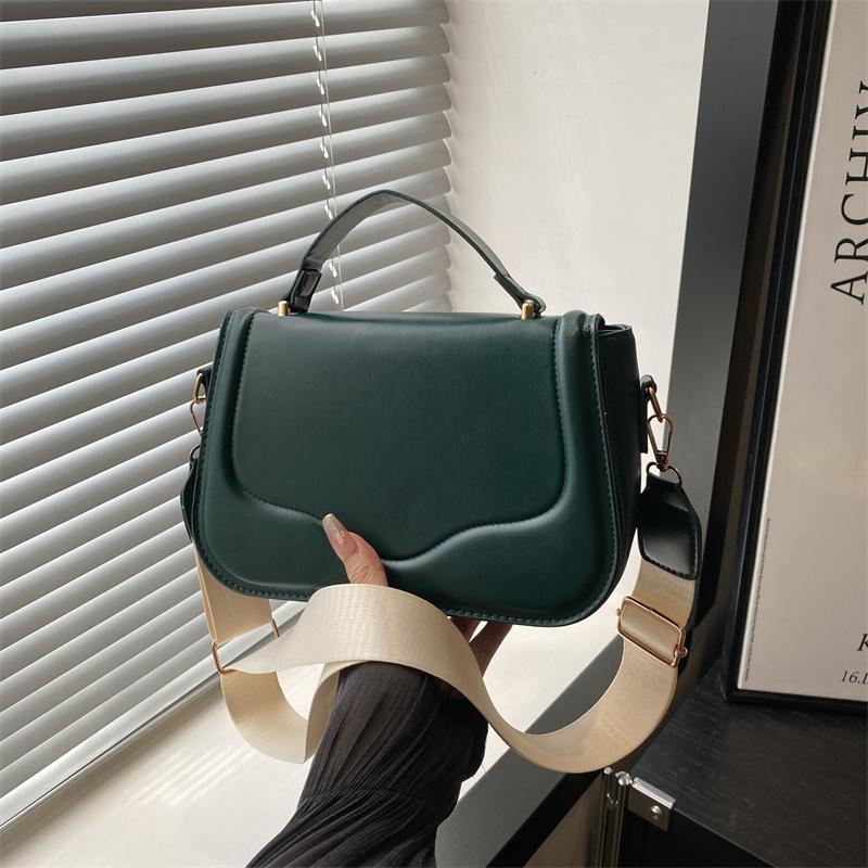 Fashi Versatile Women Pu Shoulder Bags Outing Portable Ladies Adjust Crossbody Bag Simple Solid Color Female Saddle Handbag