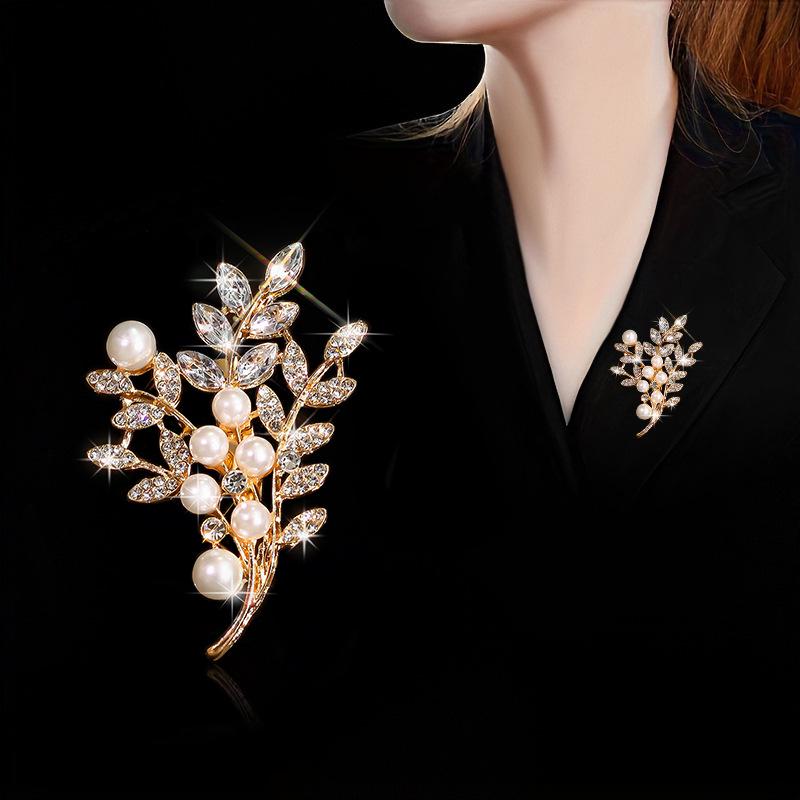 Chic Pearl Gardenia Flower Leaf Brooch золотой