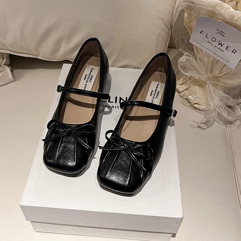 Mary Jane shoes women's 2025 new spring and summer French silver light mouth single shoes square head flat heels beautiful small leather shoes