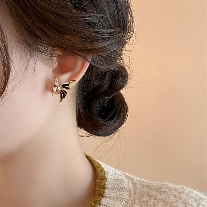 Plated Gold Highquality Butterfly Earrings With Diamonds Elegant Commuter Fashion For 2024 Spring