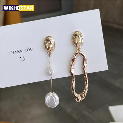 Neuer Eleganter Asymmetrischer Ohrring Süßwasserperle Metallisch Übertrieben Langer Steckerohrring Damen und Mädchen Party Schmuck Geschenke
