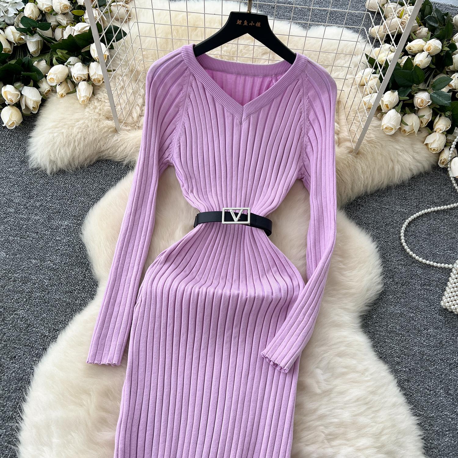 Винтажное базовое платье с V-образным вырезом и длинным рукавом — фото 15