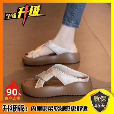 Pantoufles cool pour femmes vêtements d'extérieur 2025 nouvelles sandales de plage décontractées à semelles épaisses mode super tendance style chinois une bande