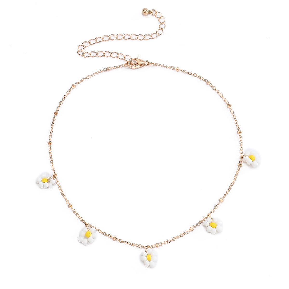 

Accessories, simple and contrasting color creative items, woven handmade flower rice bead color necklace women