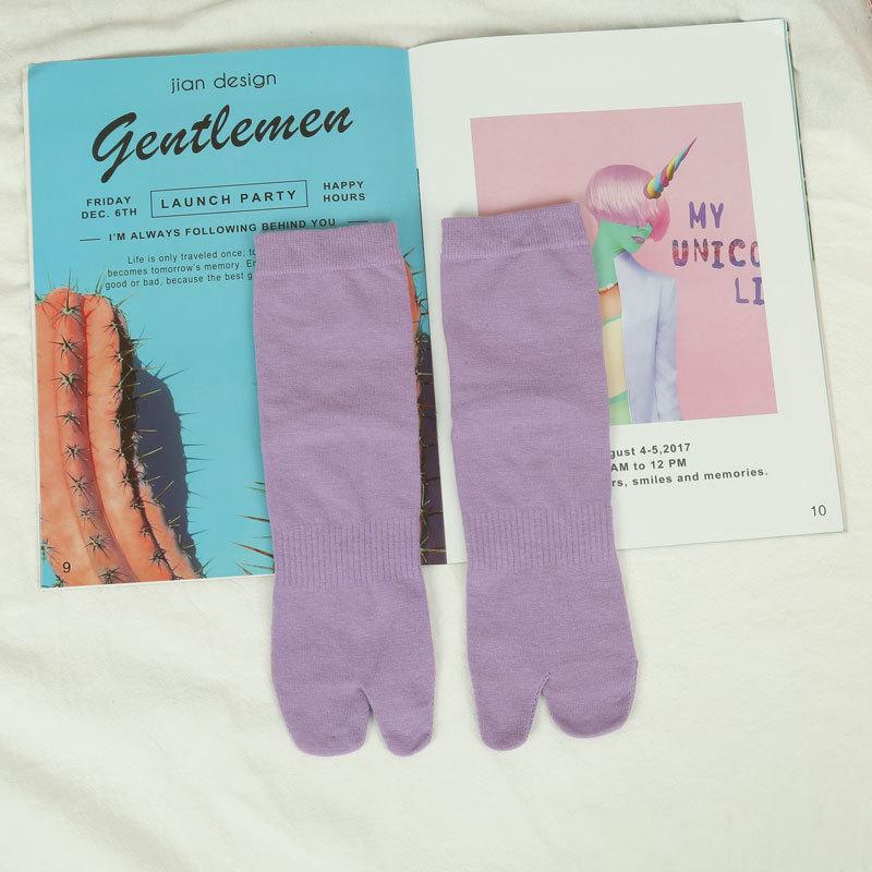 Calcetines de mujer hasta la pantorrilla con dos dedos divididos, color liso, estilo japonés, finos, diseño de pezuñas de cerdo