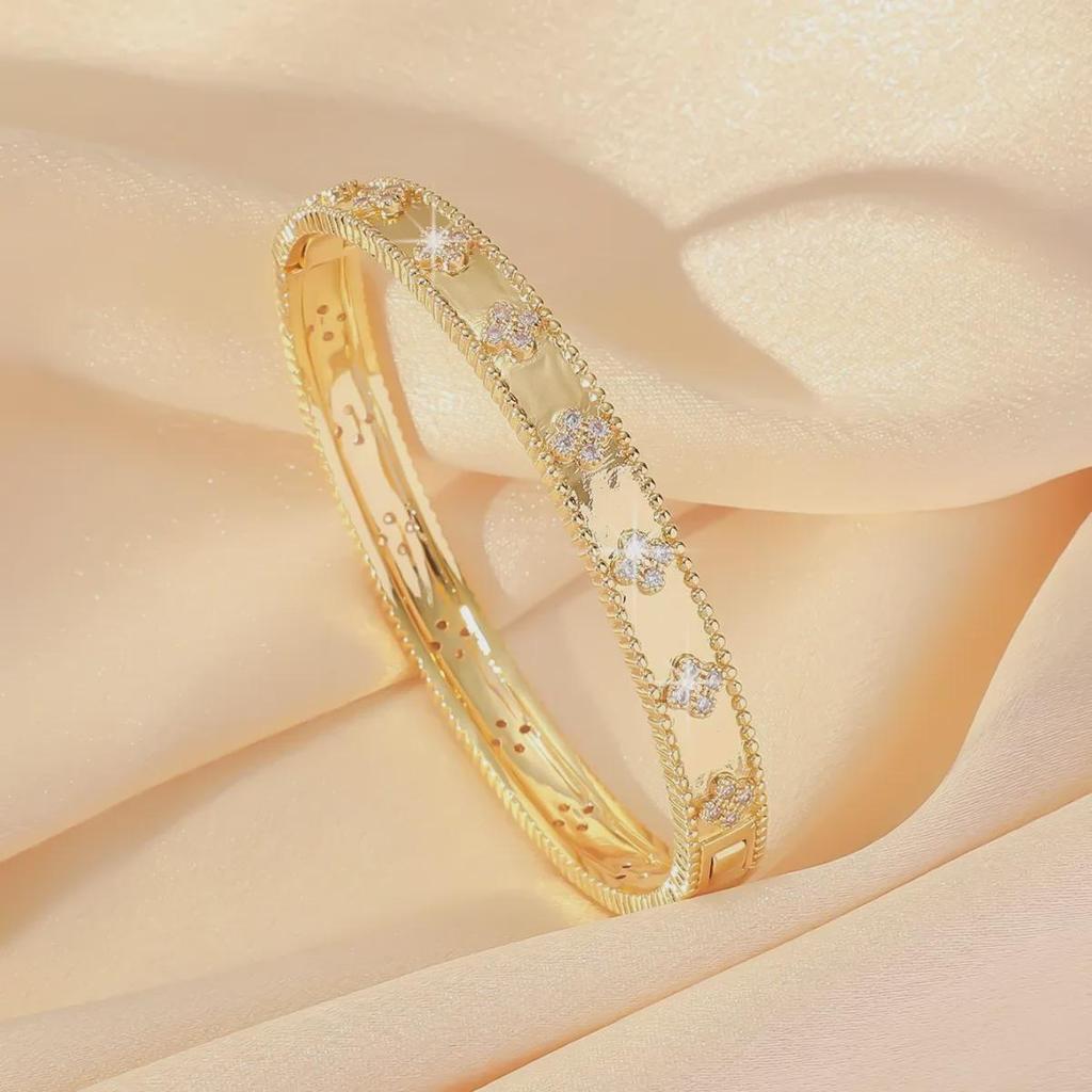 V Gold Four-Leaf Clover Narrow Flower Tube Bracelet - 18K Rose Gold Plated Kaleidoscope Design for Women