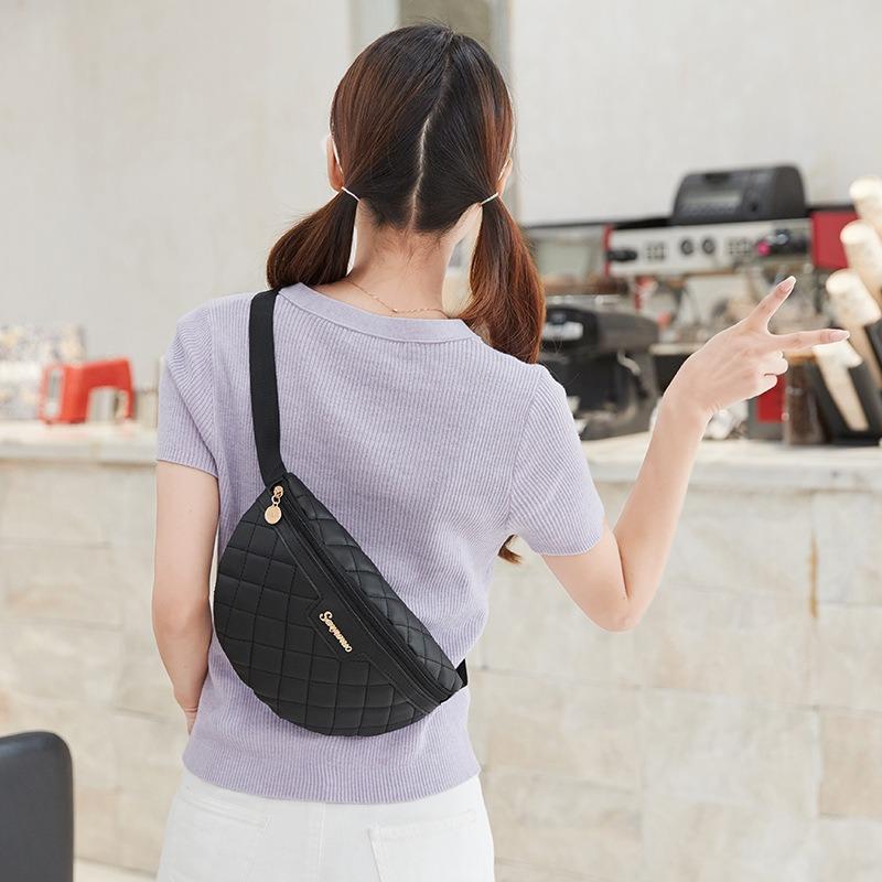 Trendy high-end versatile diamond embroidered fanny pack, casual texture, large-capacity messenger breast bag, crescent bag.