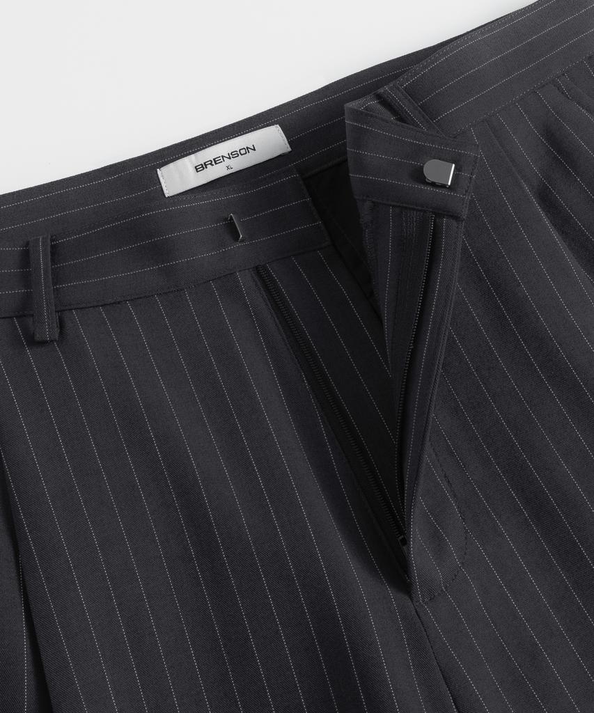 BRENSON Fluid Stripe Single-Pleat Slacks (Charcoal)