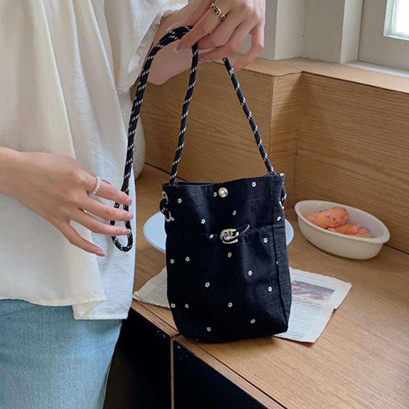 Elegant Pleated Cloud Bag Women's Korean Version Versatile Casual Gentle Sweet Shoulder Crossbody Mobile Phone Bag
