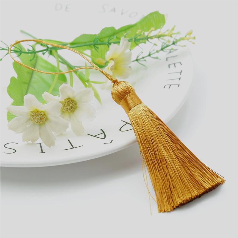 8 cm Kurzer Dicker Quaste Geschlossen Anti-Falten Vertikal Eis-Seide Kleine Quaste Hängendes Ohr Lesezeichen Kleidung Haarnadel Quaste Ohr