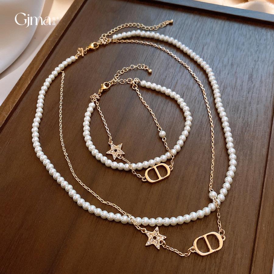 Koreanische Version von mit Diamanten besetztem Buchstaben-CD-Perlen-Halskette 2025 neues doppelreihiges gestapeltes Design Armband Schmuck