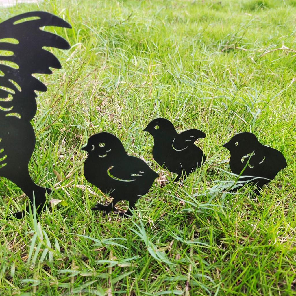 Creative Metal Hen and Chick Garden Decoration – Courtyard Chicken Family Lawn Ornament