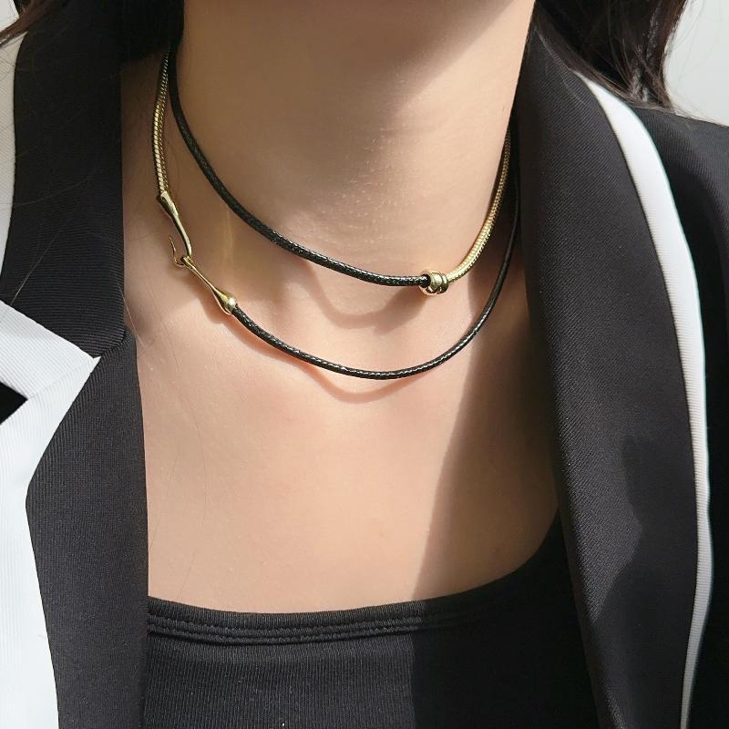 Unisex Leather Wrapped Metal Link Necklace Waterproof Premium Material for Daily Outfit Outdoor Hiking Wear